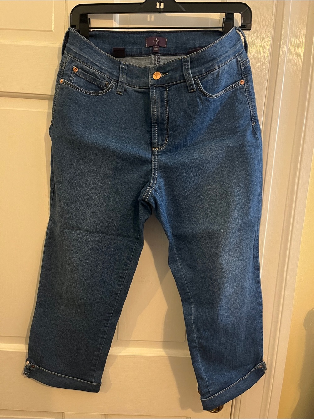 NYDJ Blue Cuffed Capri Jeans with Rhinestone Accents size 4 lift tuck technology